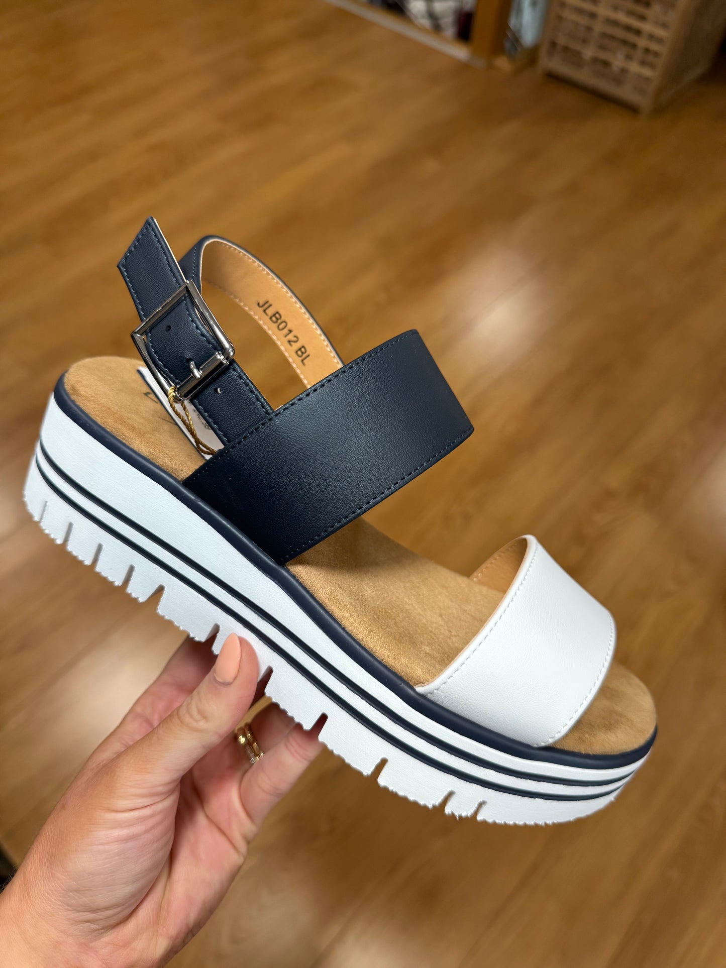 Lunar Missy Navy/White Sandal