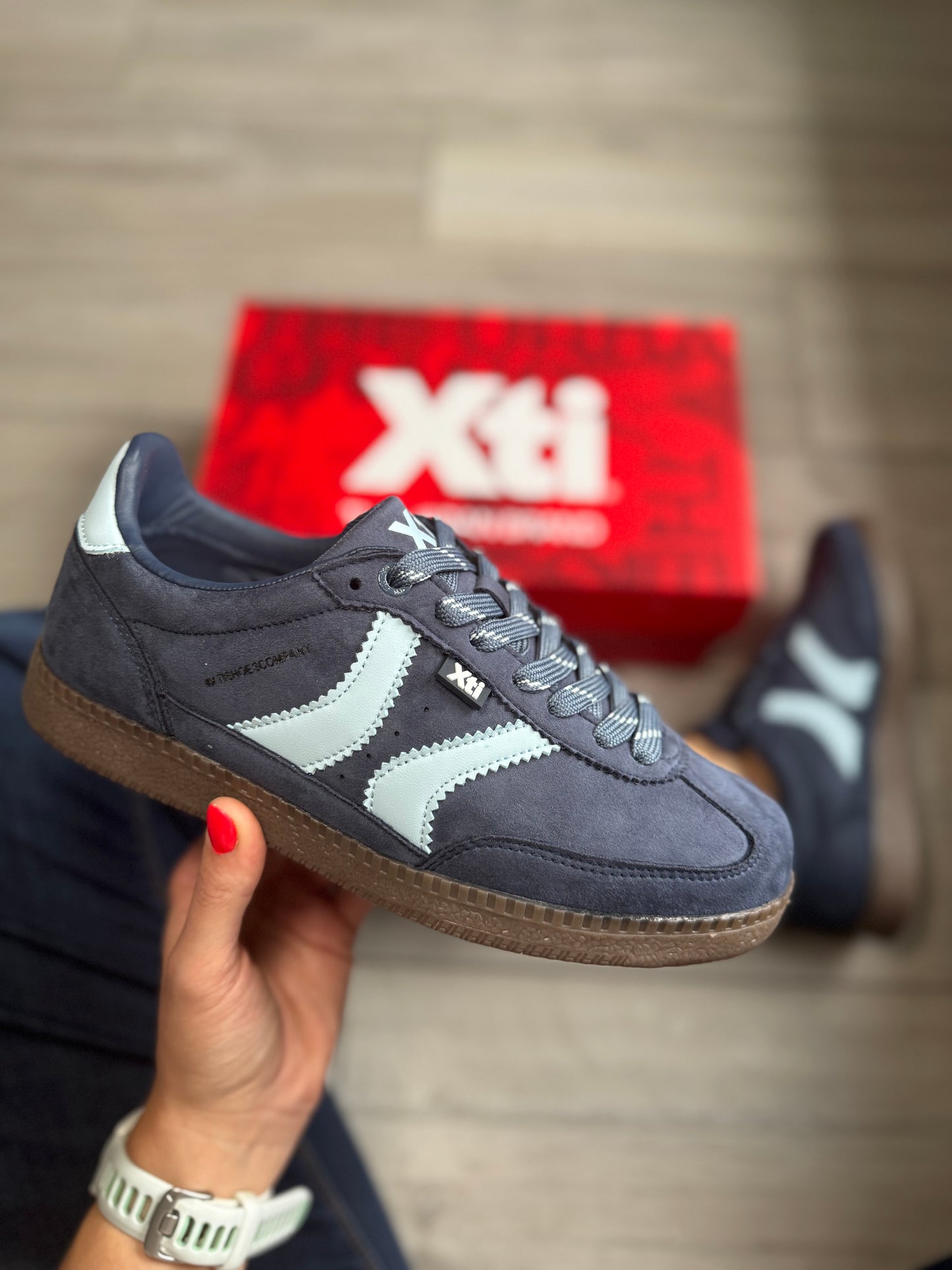 XTI Navy/Blue Trainer