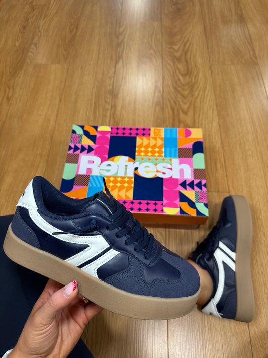 Refresh Navy/White Trainer