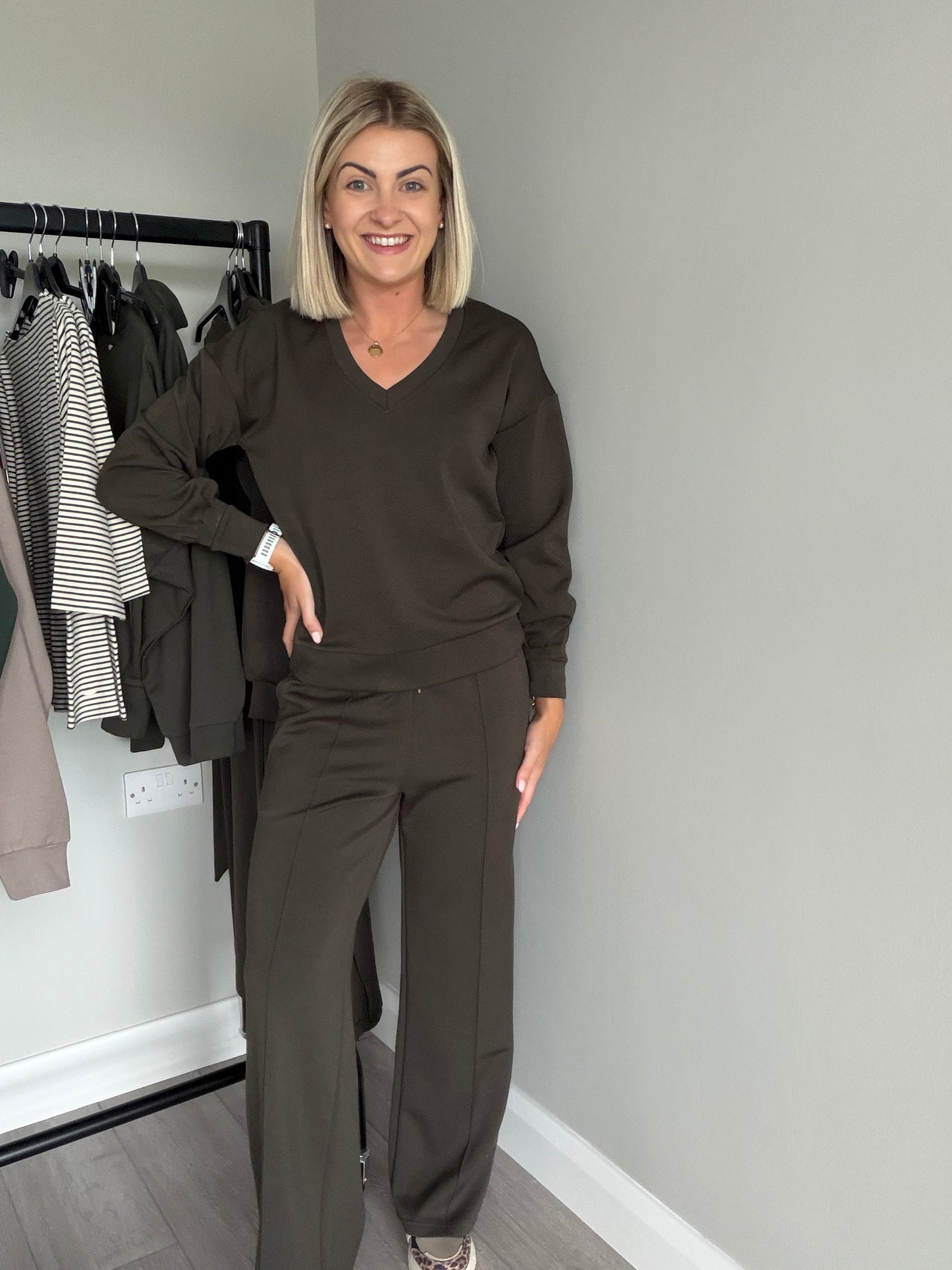 Relax & Renew Wren Khaki Jogger