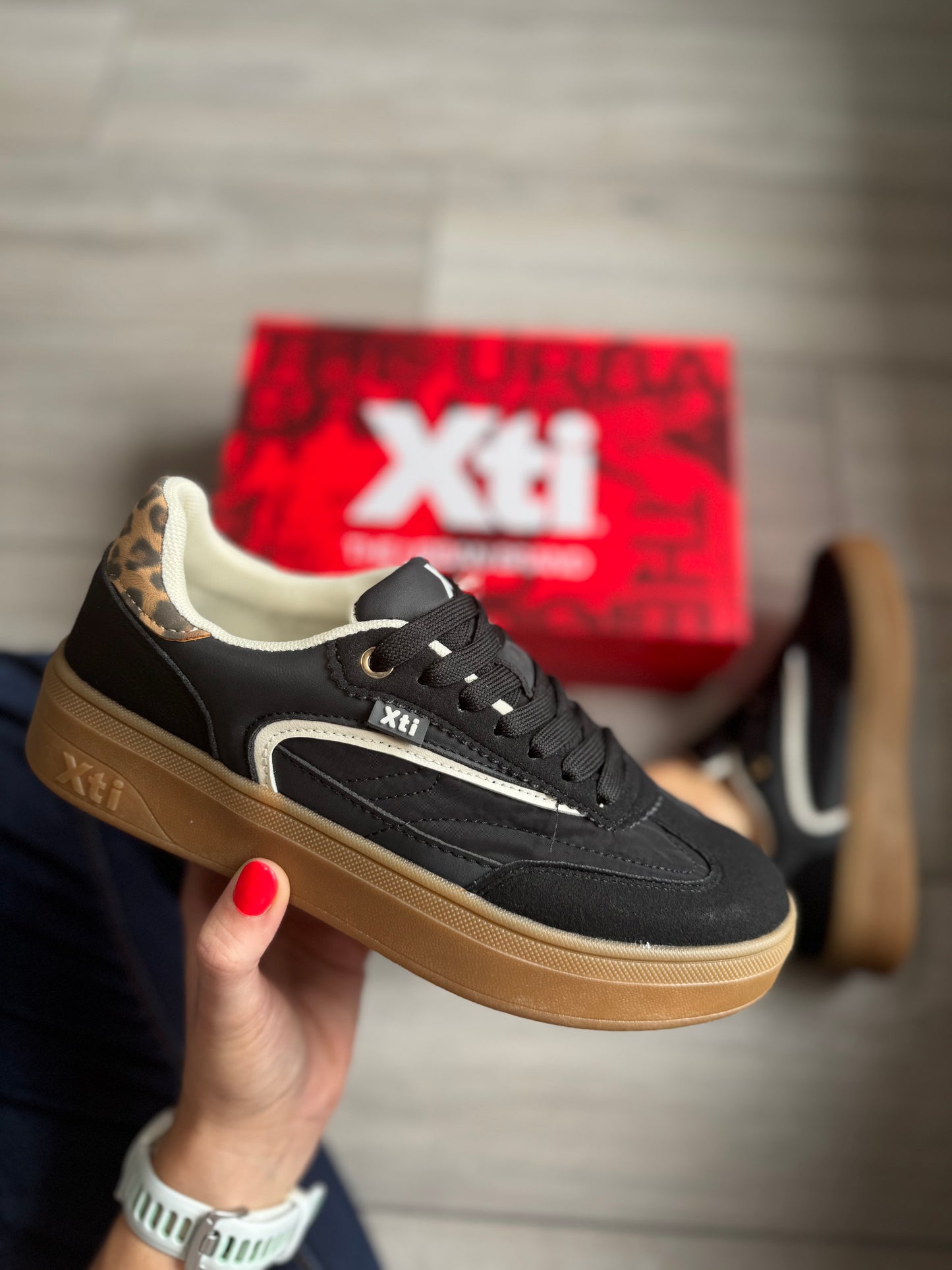 XTI Black/Leopard Trainer