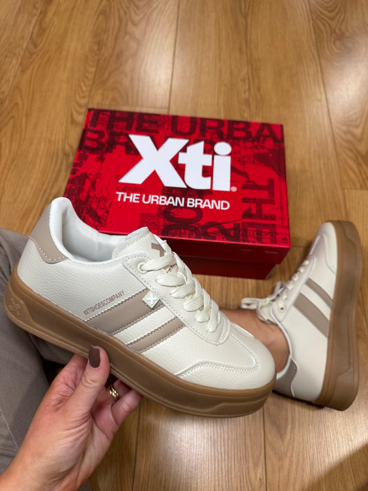XTI Beige Stripe Trainer