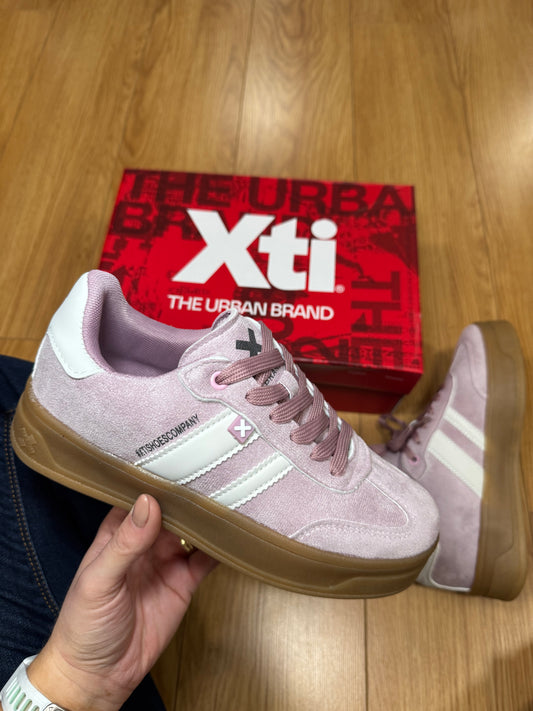 XTI Nude Stripe Trainer