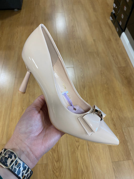 Sorento Fitzwilton Nude Court Shoe