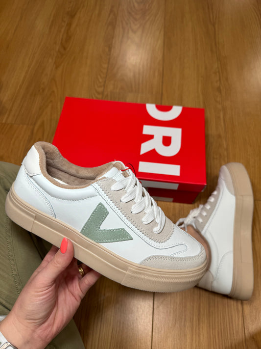 Drilleys Eighty Moon River Trainer