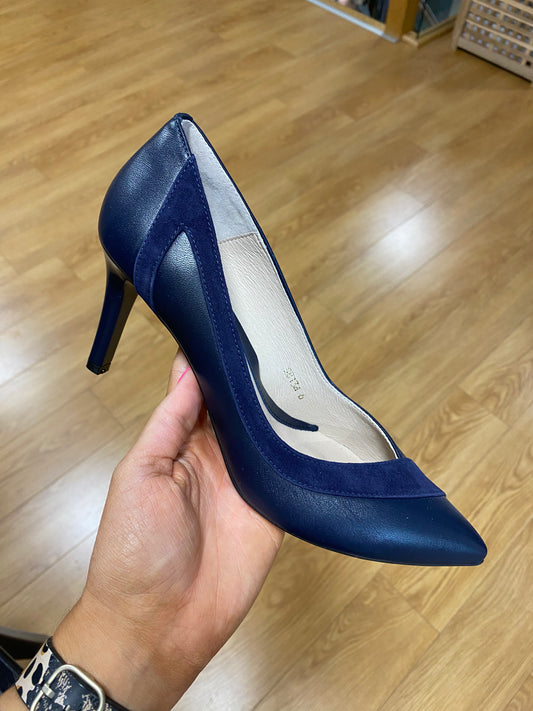 Emis Navy Scalloped Court