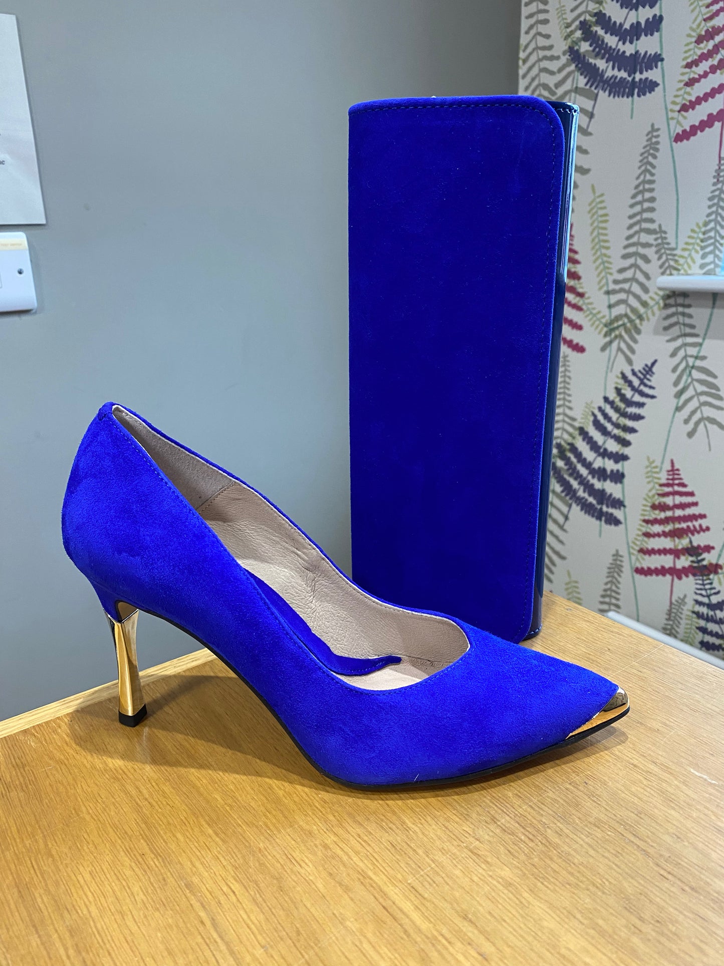 Emis Cobalt/Gold Court