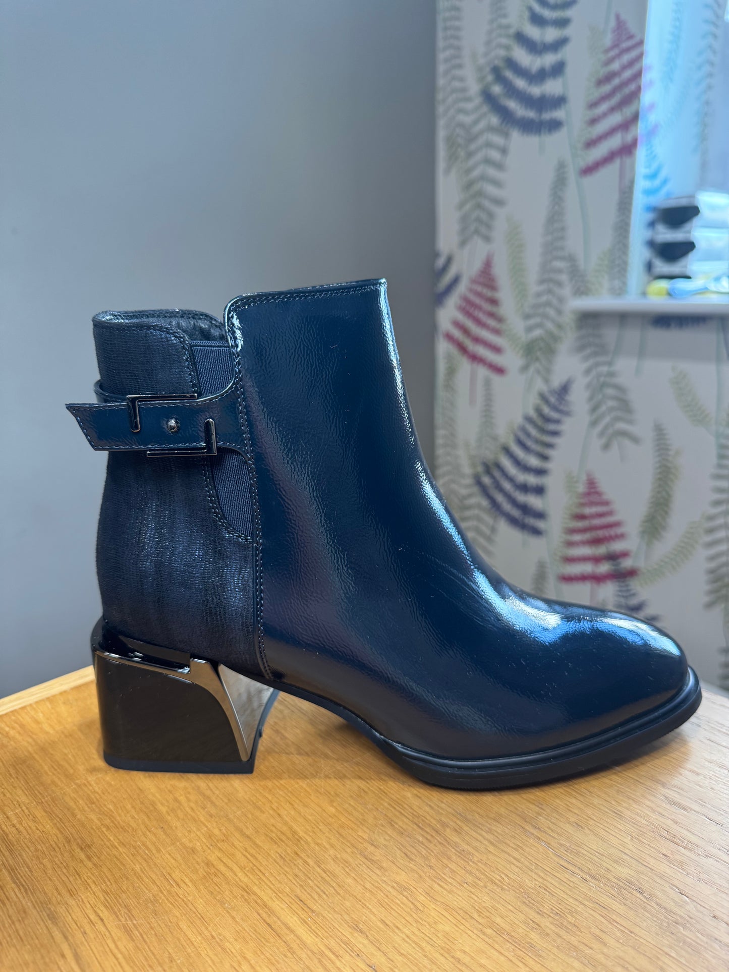 Redz Navy Patent/Shimmer Block Boot
