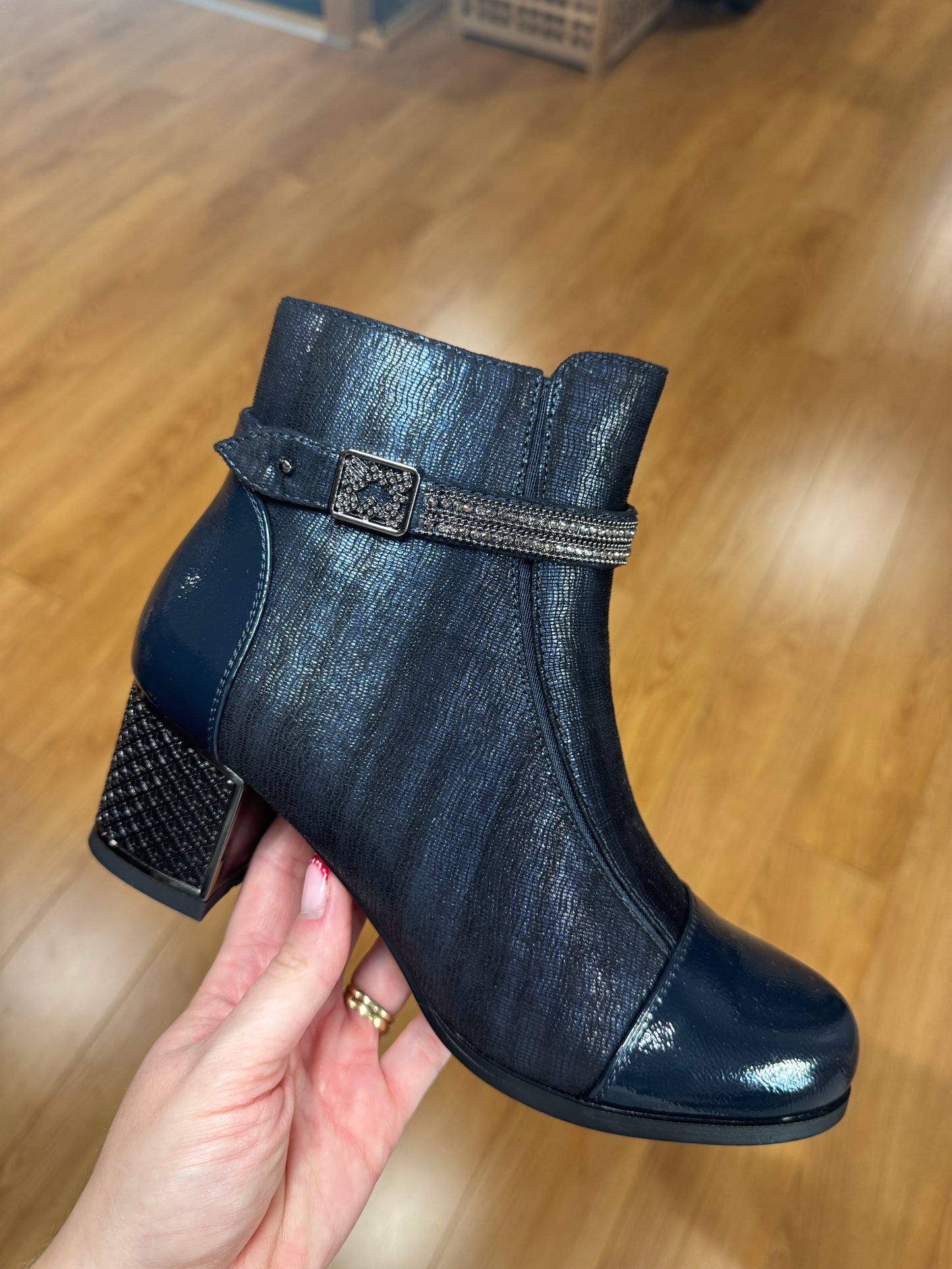 Redz Navy Shimmer/Diamanté Block Boot