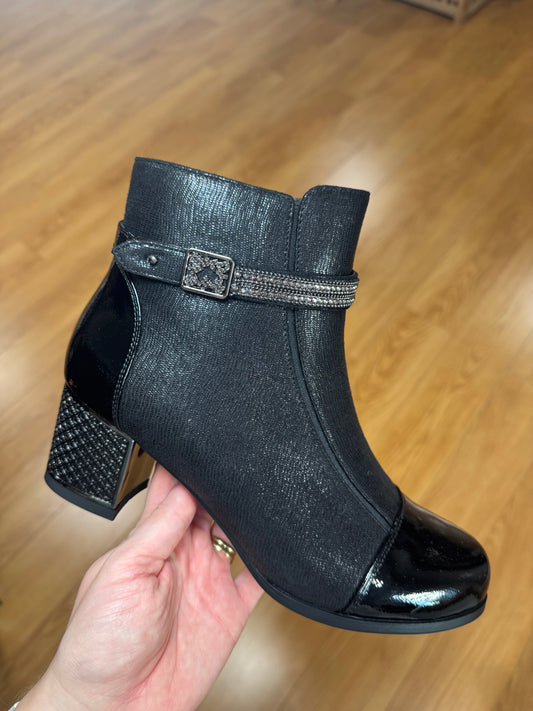 Redz Black Shimmer/Diamanté Block Boot