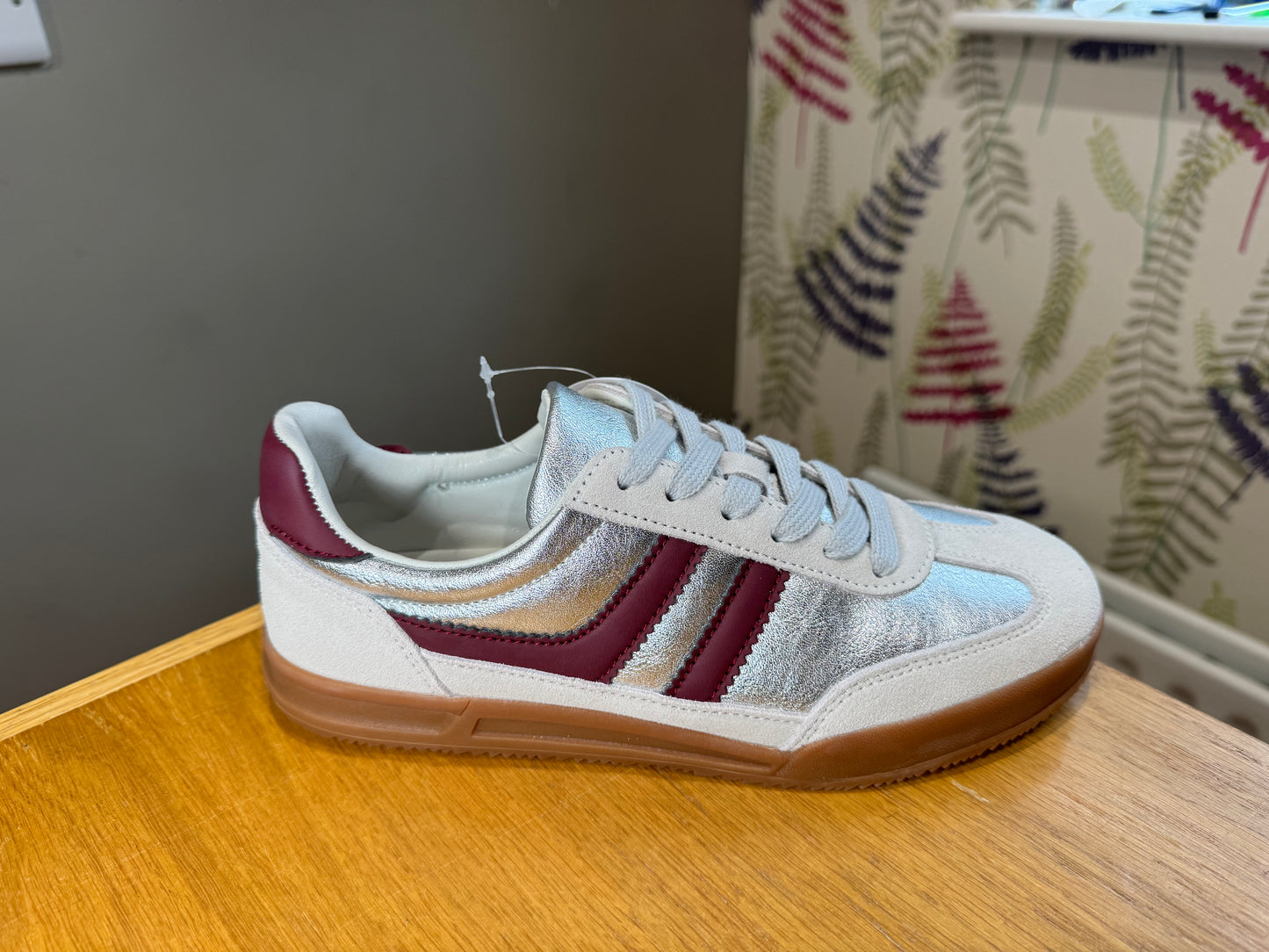 Redz Silver/Wine Trainer