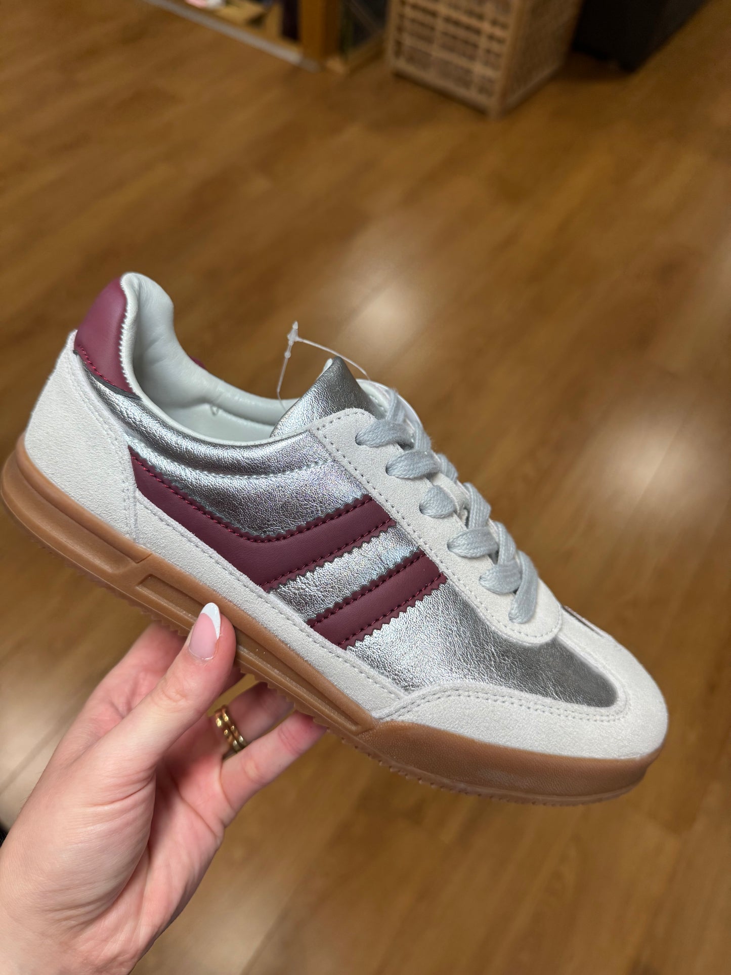 Redz Silver/Wine Trainer