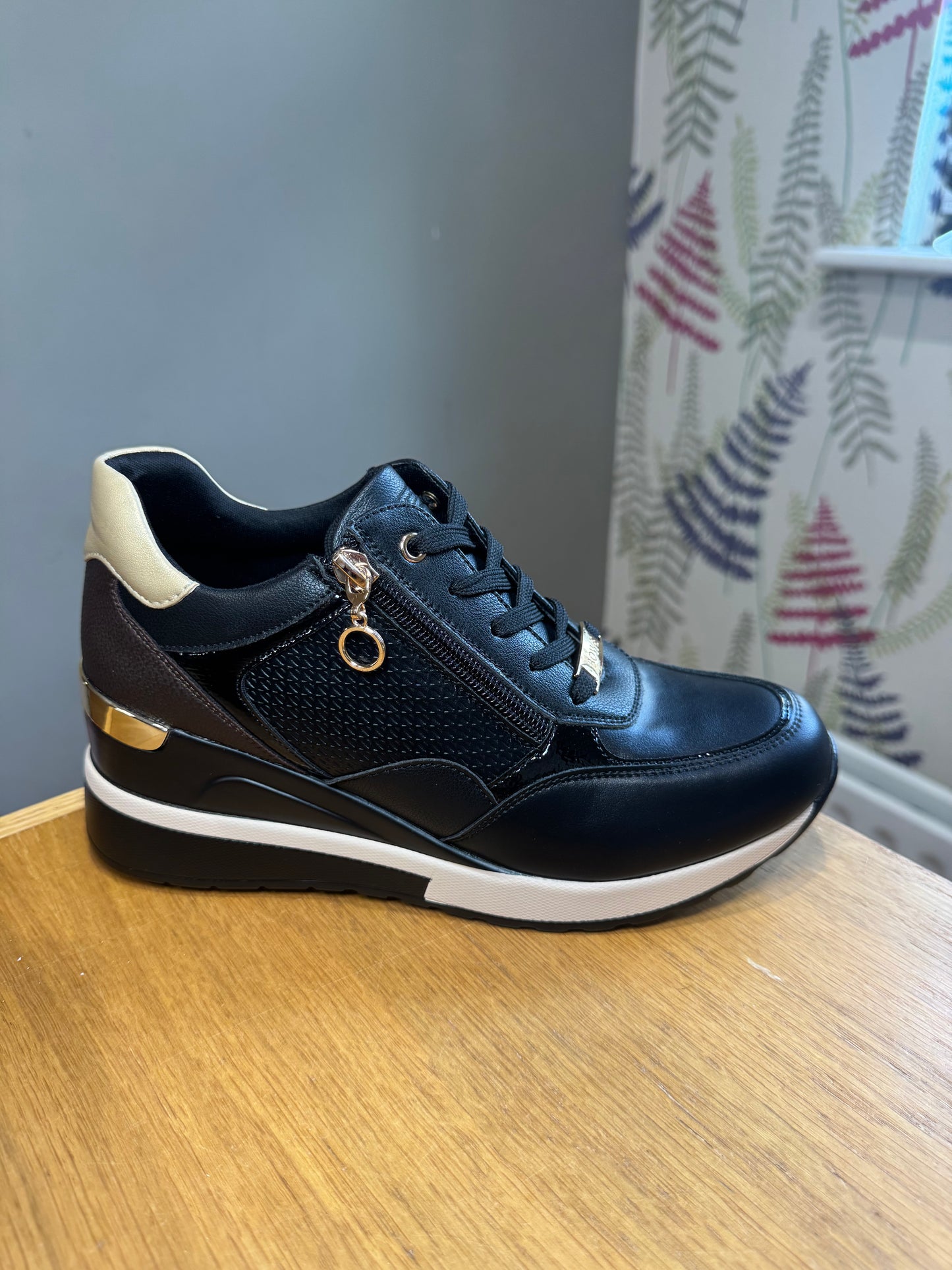 Tommy Bowe for Her Koetiser Black Wedge Trainer
