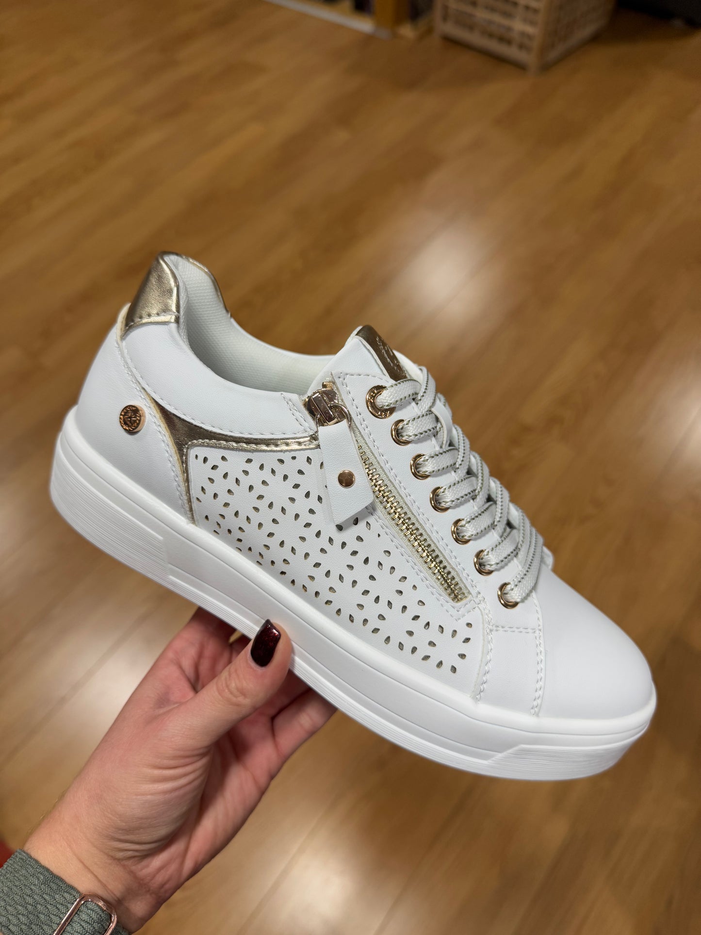 XTI White/Gold Zip Trainer