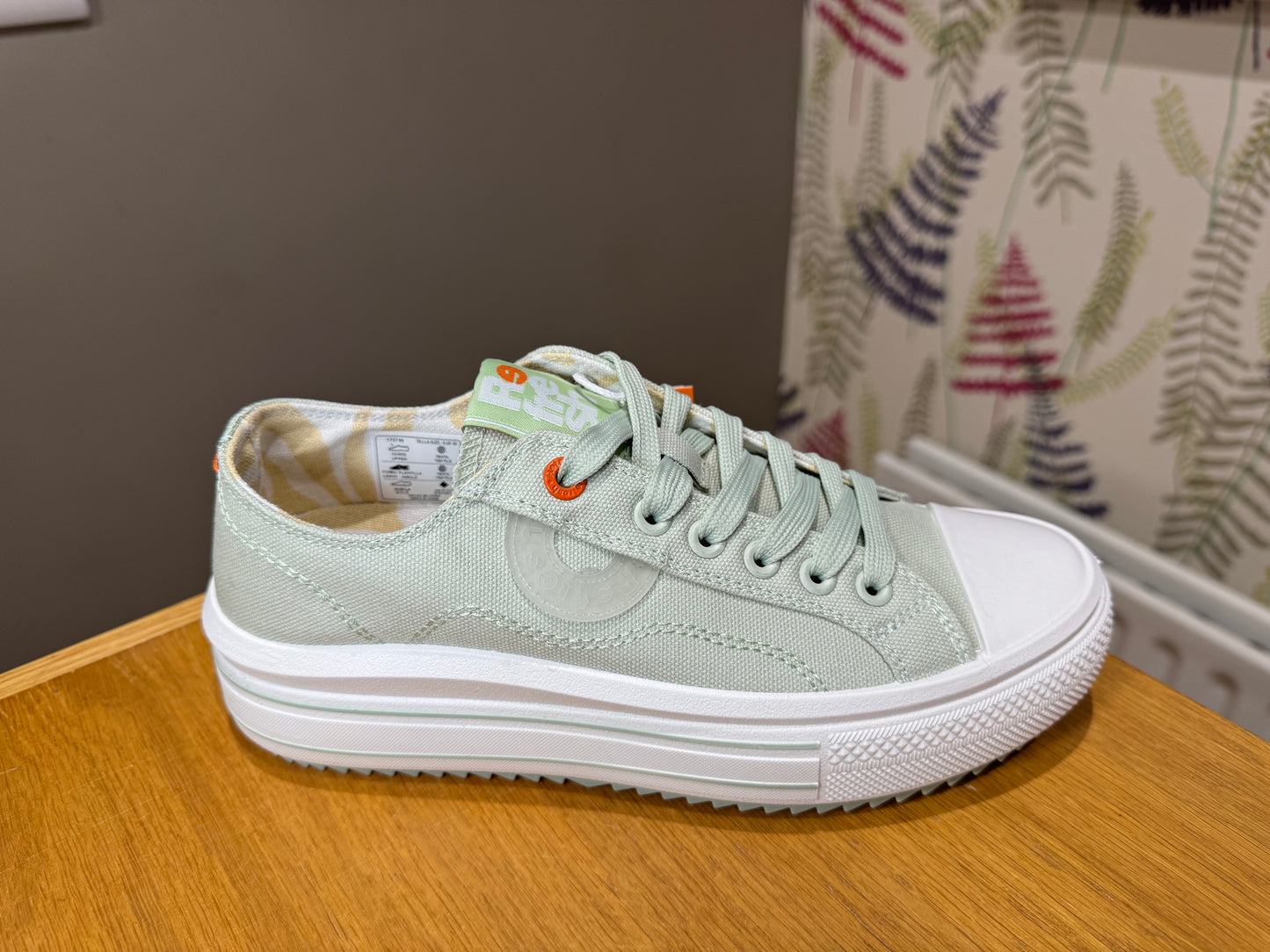 Refresh Aqua Canvas Trainer