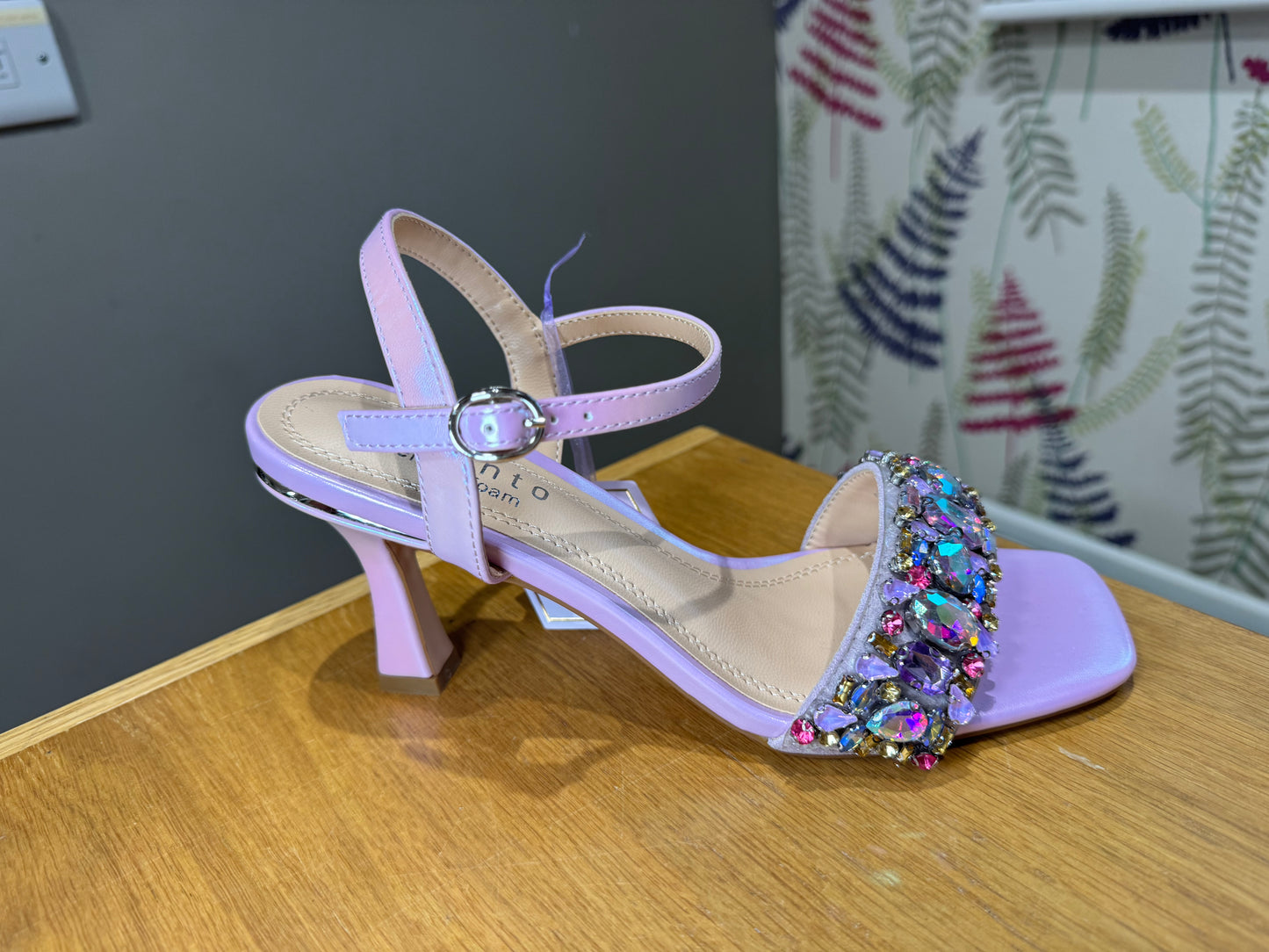 Sorento Glin Lilac Gem Sandal