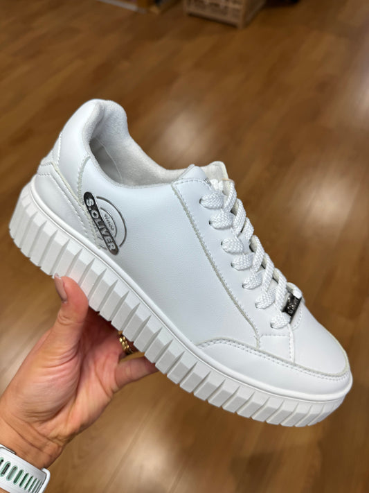 S. Oliver White/Silver Trainer