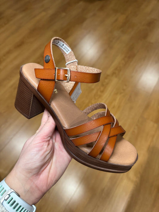 Refresh Camel Heeled Sandal