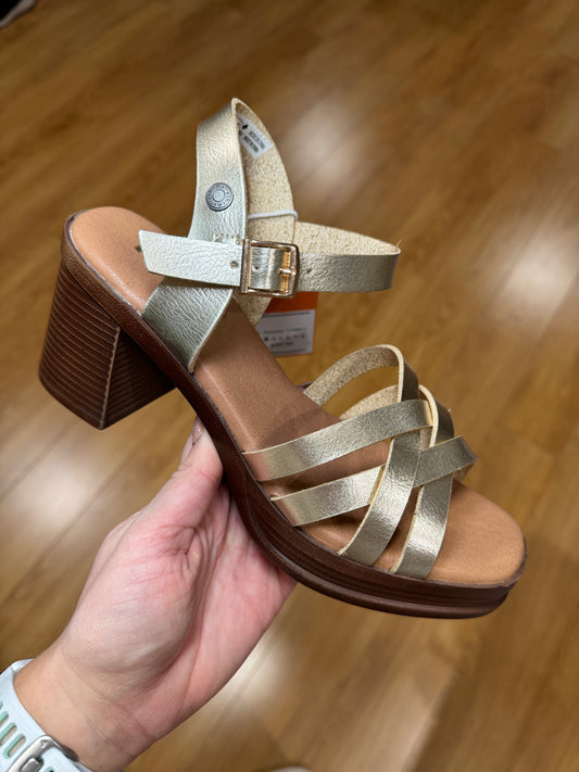Refresh Gold Metallic Heeled Sandal