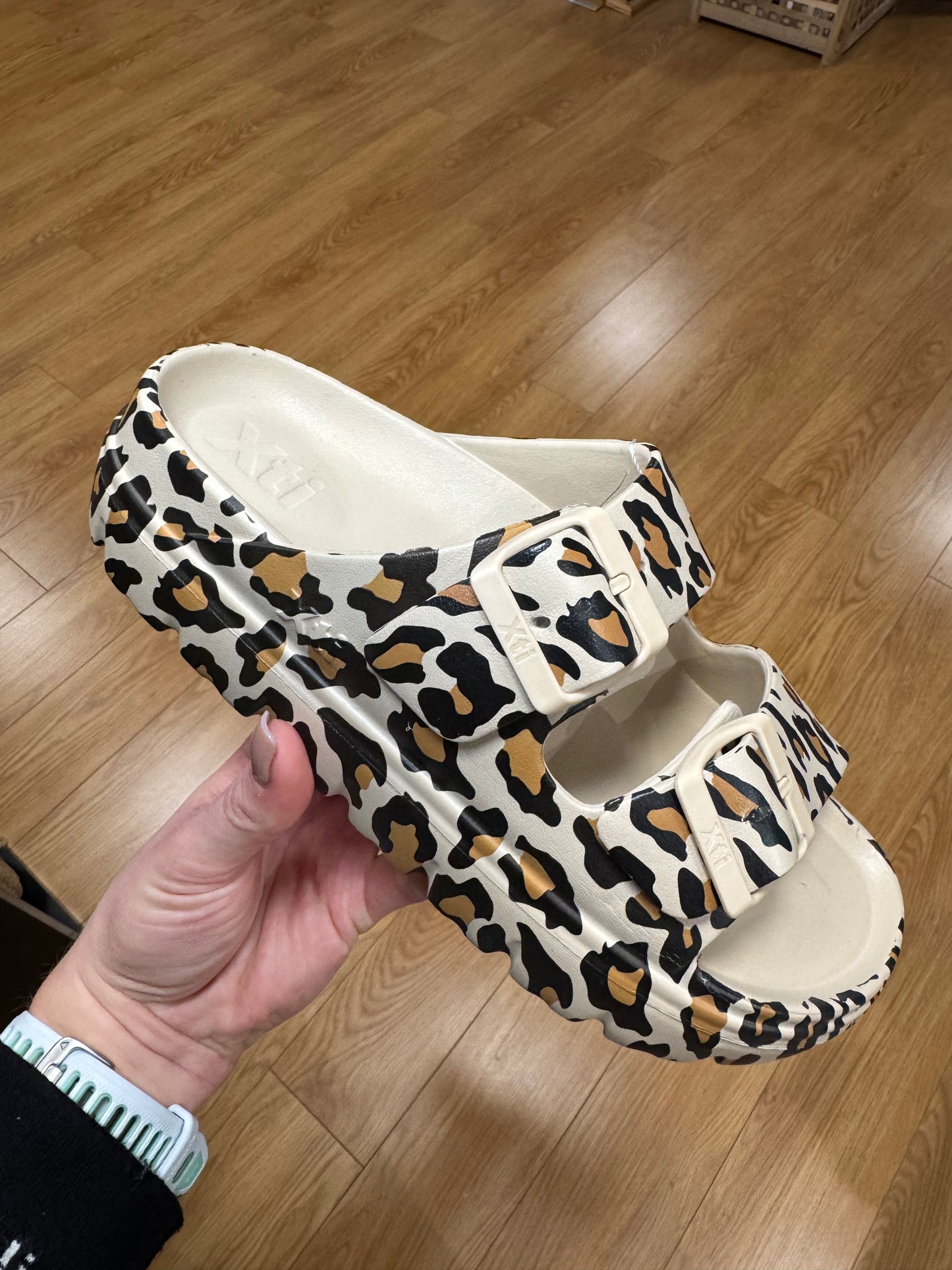XTI Leopard Slider