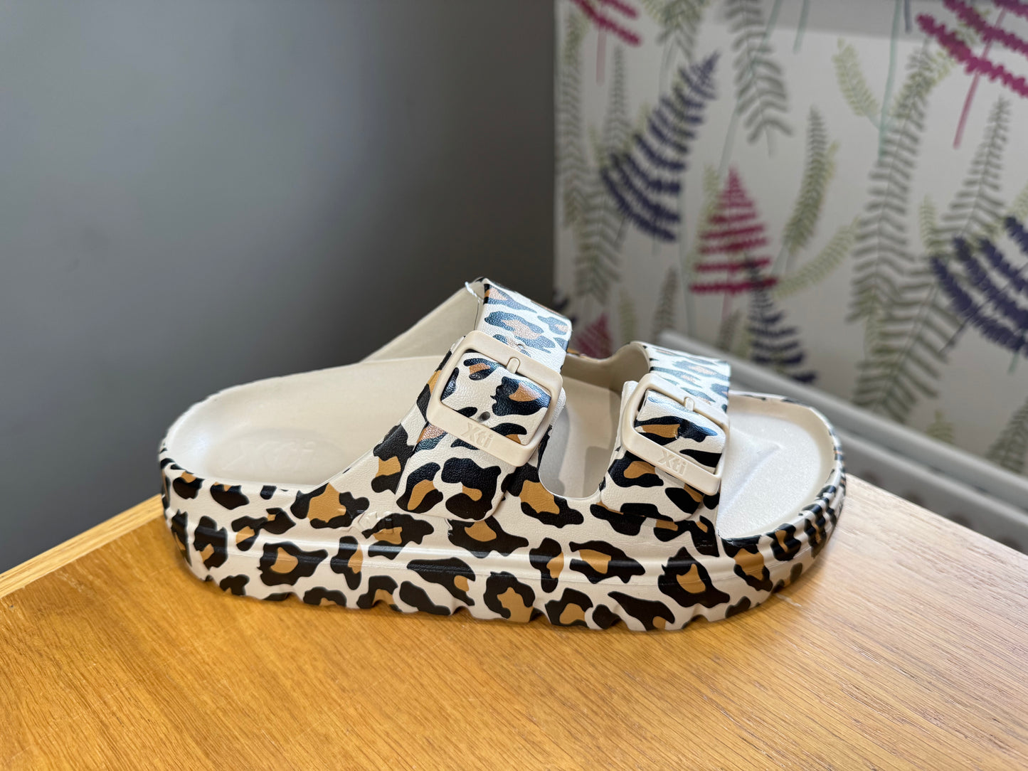 XTI Leopard Slider