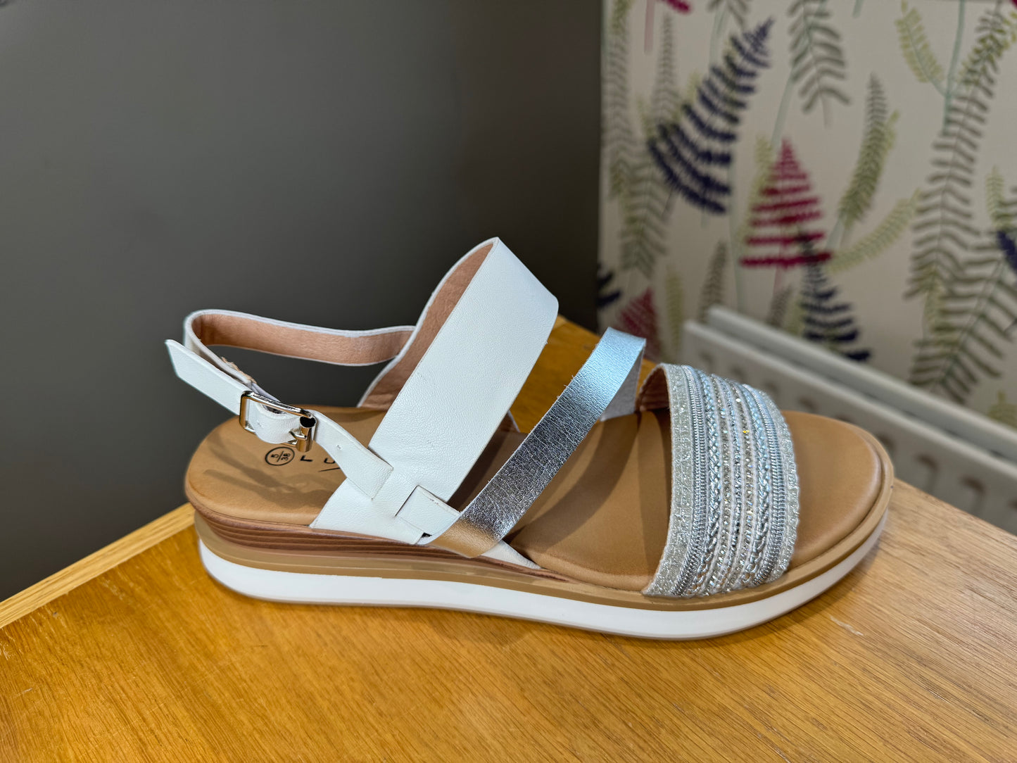 Lunar Kimberley White/Silver Sandal