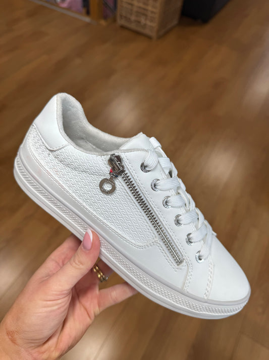 S. Oliver White Trainer
