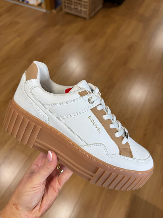 S. Oliver White/Tan Platform Trainer