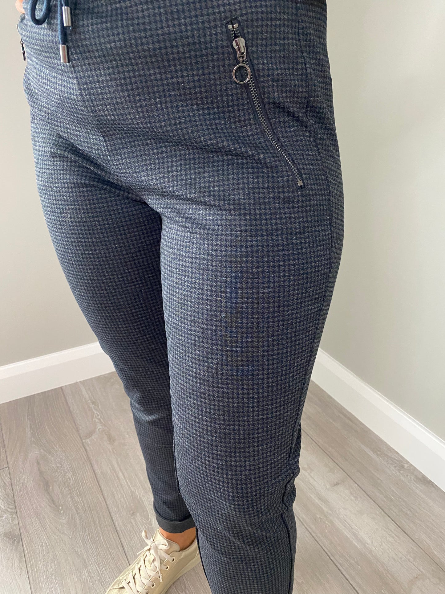 Yest Navy Checked Trousers