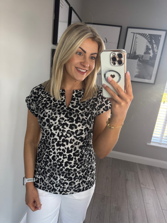 Freequent Grey Leopard T-Shirt