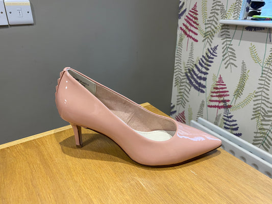 S. Oliver Pink Patent Court
